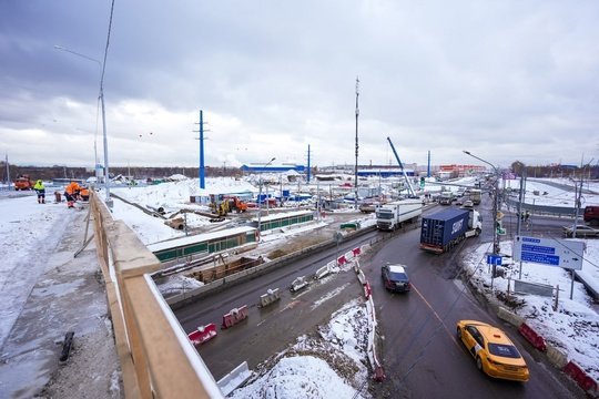 🚘 Зимой, как и обещали жителям, запустим движение на новых объектах на Каширском шоссе — они входят в первые два этапа реконструкции