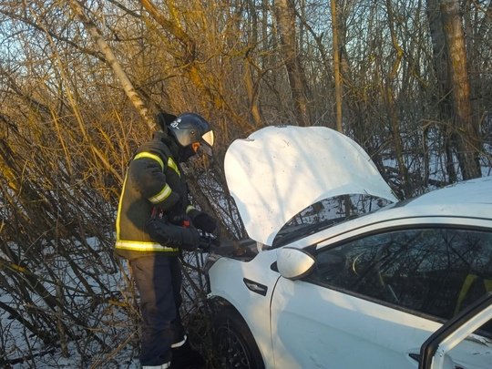 ‼ Дорога – это место повышенной опасности ‼

🚗 Вчера работники поисково-спасательного поста 220-й пожарно-спасательной части оказали помощь женщине-водителю и двум её детям, пострадавшим в ДТП в округе Кашира